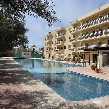 Sunquest Gardens Holiday Resort Limassol Exteriör bild